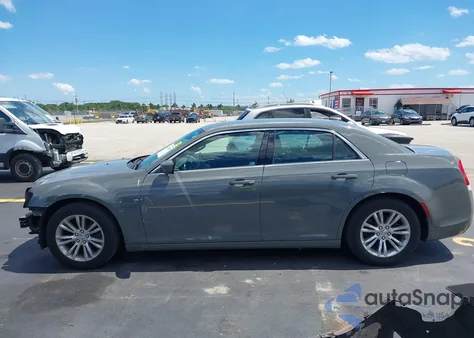 2018 Chrysler 300 Touring L из США, поврежденный, VIN 2C3CCAAG6JH117444